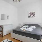 Apartament The Black Swan